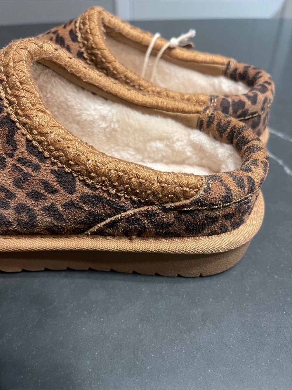 Size 8 - Cushionaire Leopard Print Women’s Slip-On Slippers in Brown - Picture 9 of 14